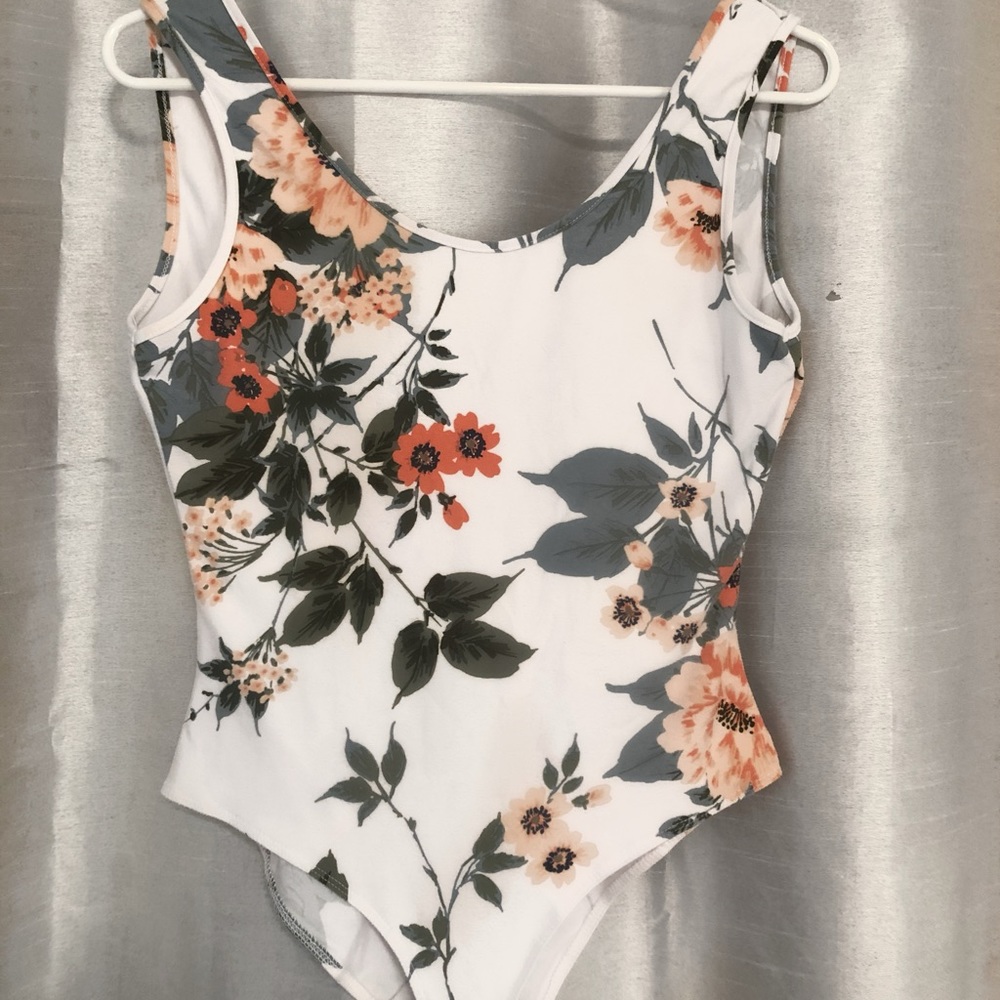 charlotte russe Floral bodysuit